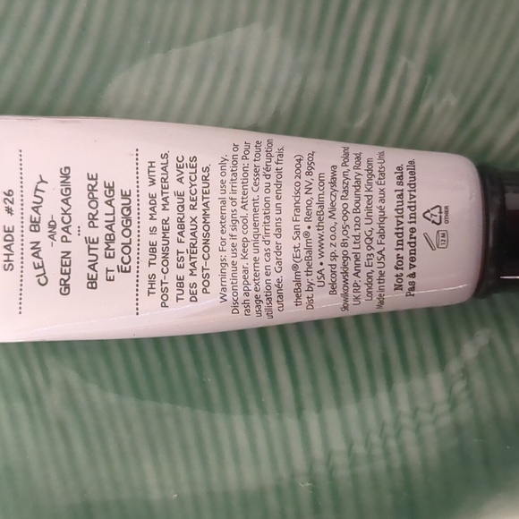 Liquid Concealer - Picture 2 of 2